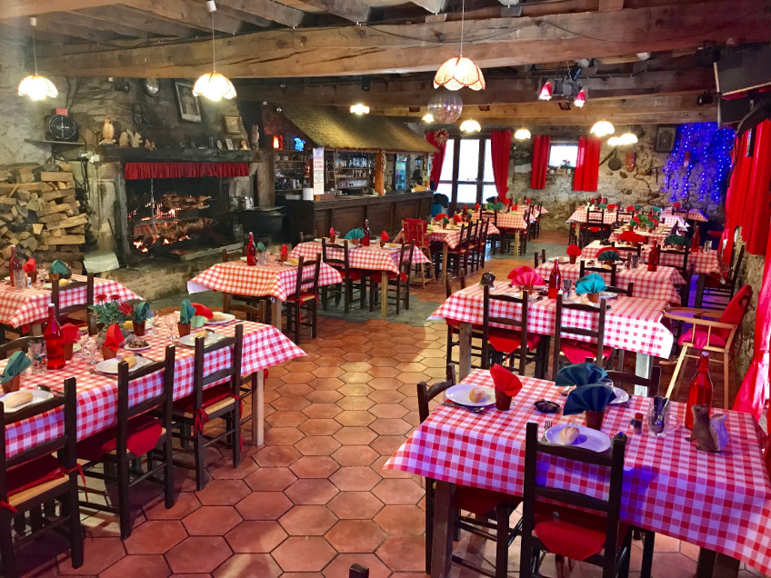 SALLE DU RESTAURANT